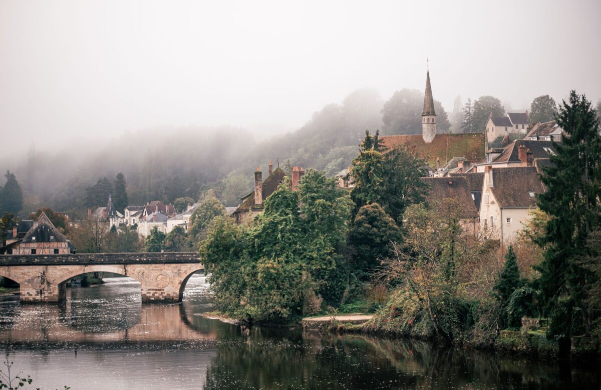 Vacances de la Toussaint à la campagne : le bon moment pour tester la vie de village